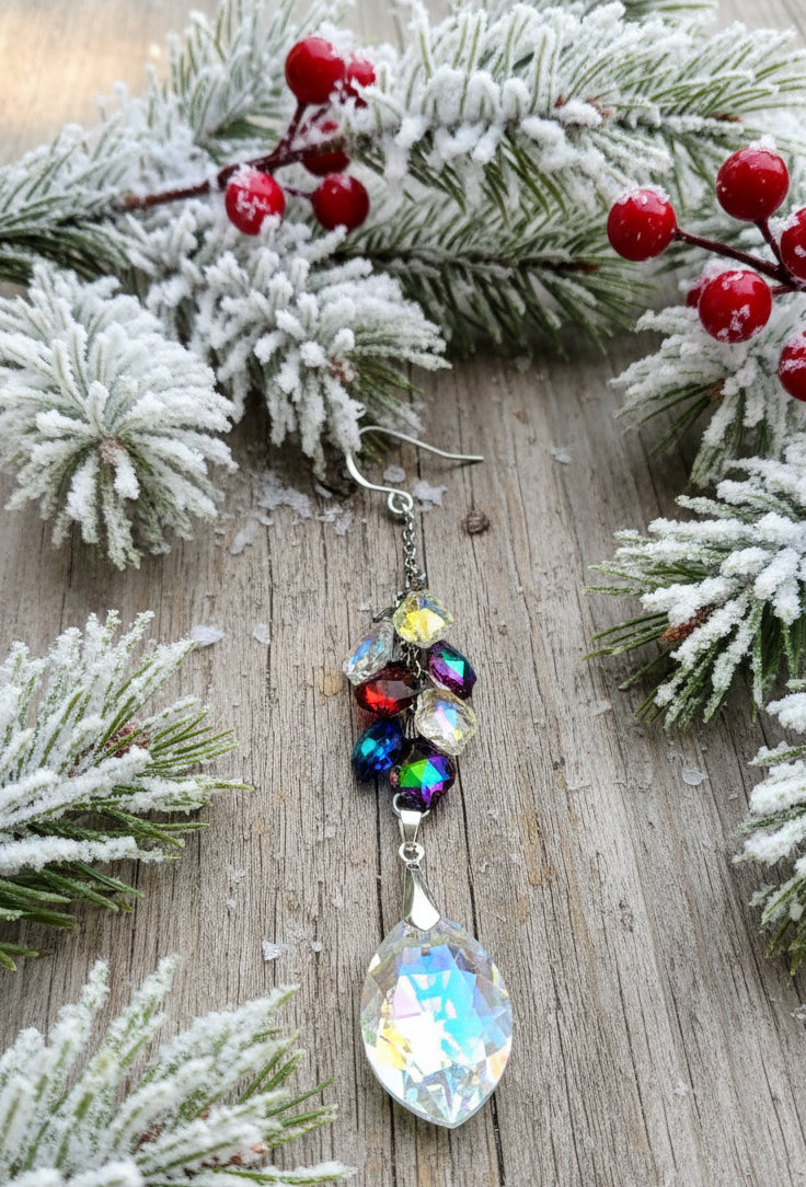 Ornament/SunCatcher: Crystal Teardrop Prism with Multicolored Light-Reflecting Prisms
