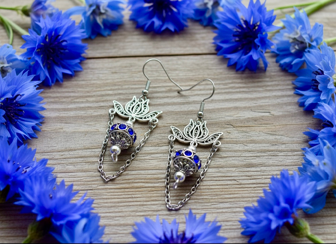 Lotus Flower Connectors with Vintage-Inspired Rhinestone Beads