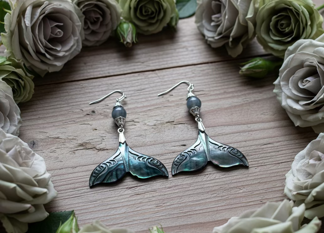 Patterned Shell Whaletail Earrings with Labradorite Beads